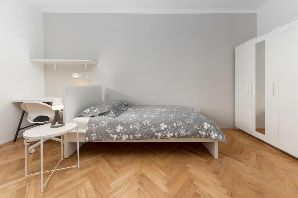 Apartment Family Next To Tivoli Park *