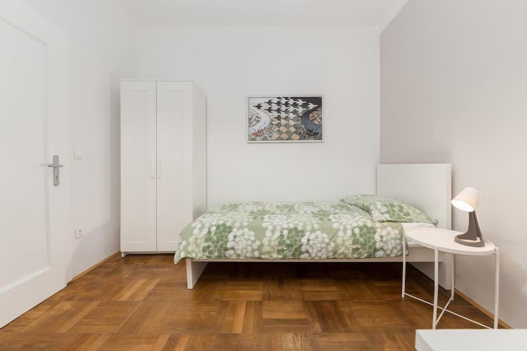 Apartment Family Next To Tivoli Park Ljubljana